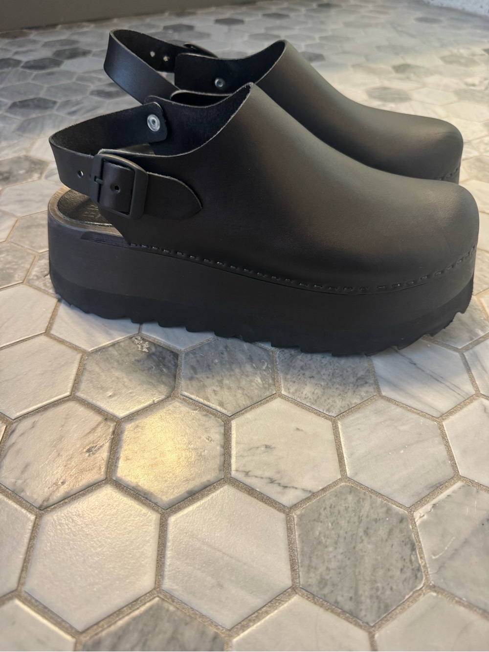 Bryr Moto Black Tegan Clog